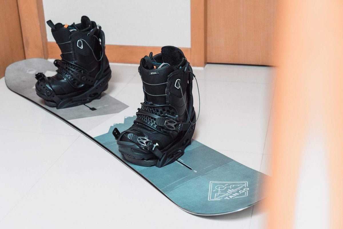 สติ๊กเกอร์ติดเฟอร์นิเจอร์ Sticker Wrap ตู้อุปกรณ์ - Octopus Media Solutions