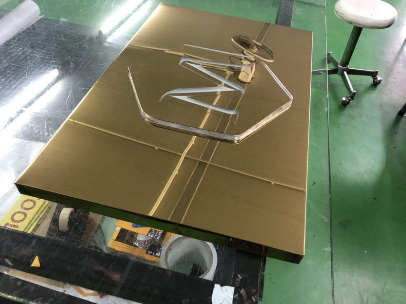 ป้ายตัวอักษรสแตนเลส Stainless Steel Letter Signage หรูหรา แข็งแรง ทนทาน เหมาะสำหรับป้ายบริษัท อาคาร และงานตกแต่ง