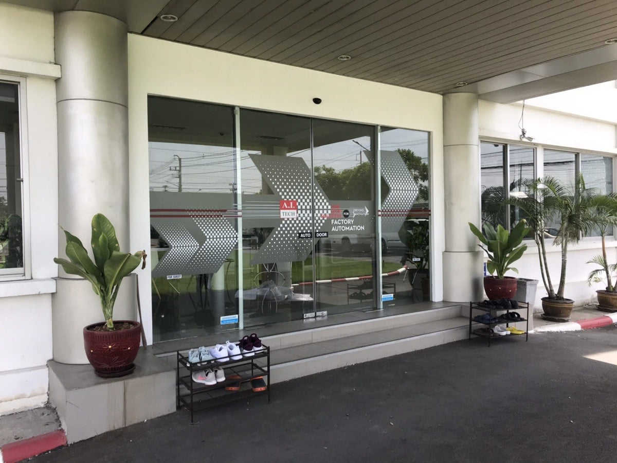 สติ๊กเกอร์ฝ้า ติดกระจก ฟิล์มฝ้าติดกระจก - Octopus Media Solutions