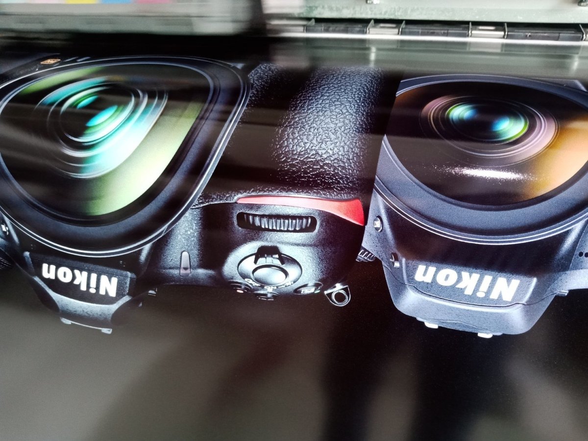 พิมพ์โปสเตอร์โฆษณาสินค้า Poster Ad โปสเตอร์ขนาดใหญ่ พิมพ์คมชัด สีสด เหมาะสำหรับงานโปรโมชัน โฆษณา และตกแต่งร้าน