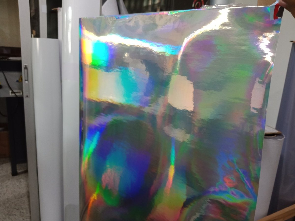 สติ๊กเกอร์โฮโลแกรม Hologram Sticker กันปลอม สะท้อนแสงหลากสี เพิ่มมูลค่าแบรนด์ เหมาะสำหรับฉลากสินค้า และงานพรีเมียม