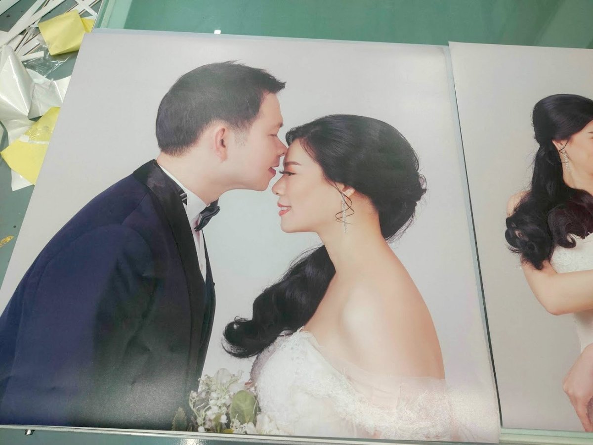 ป้ายงานแต่ง รูปพรีเวดดิ้ง และป้ายโฟมบอร์ด พิมพ์คมชัด ดีไซน์สวย เหมาะสำหรับงานแต่ง งานอีเวนต์ และตกแต่งสถานที่พิเศษ