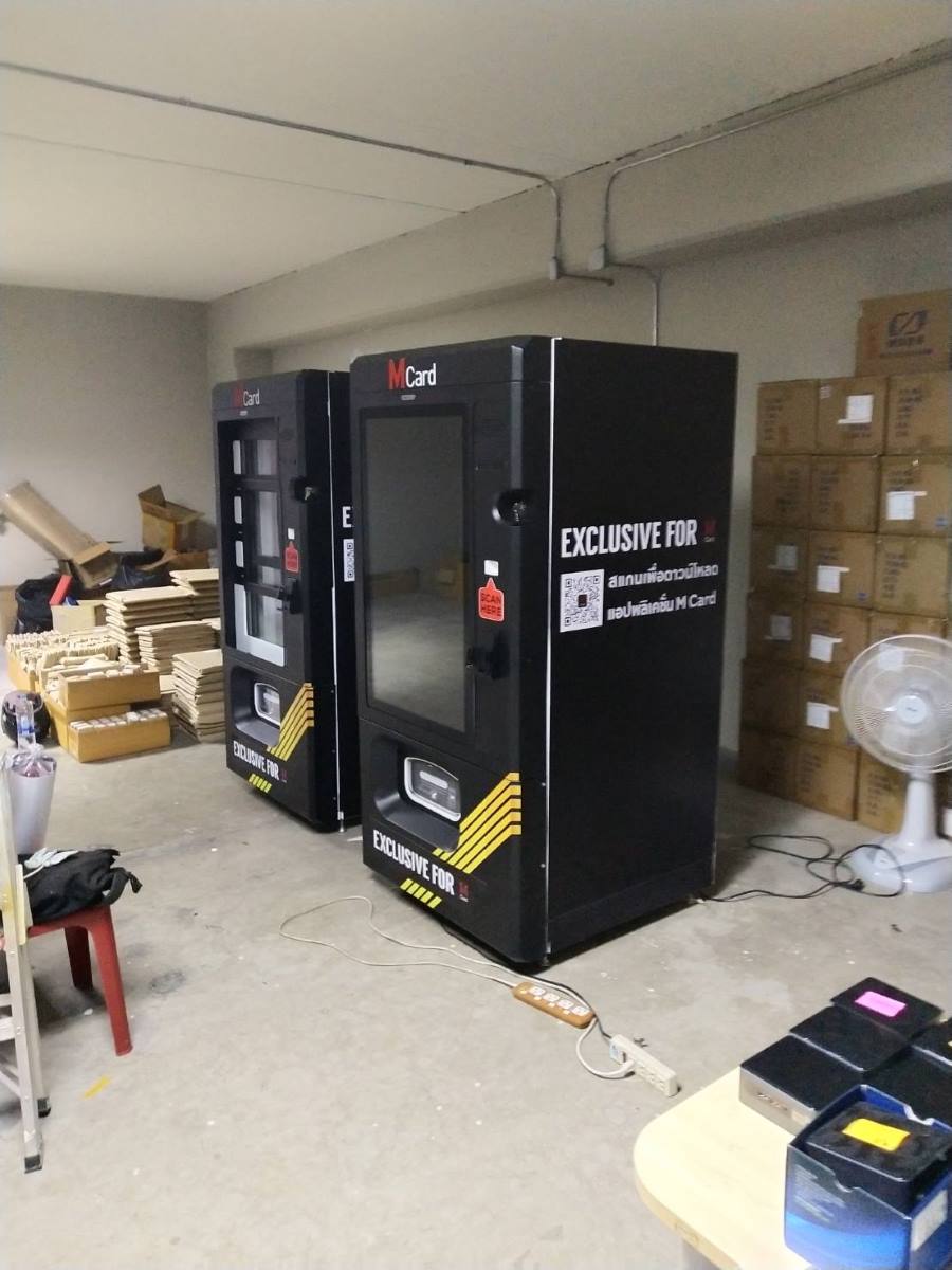 สติ๊กเกอร์ติดเฟอร์นิเจอร์ Sticker Wrap ตู้อุปกรณ์ - Octopus Media Solutions