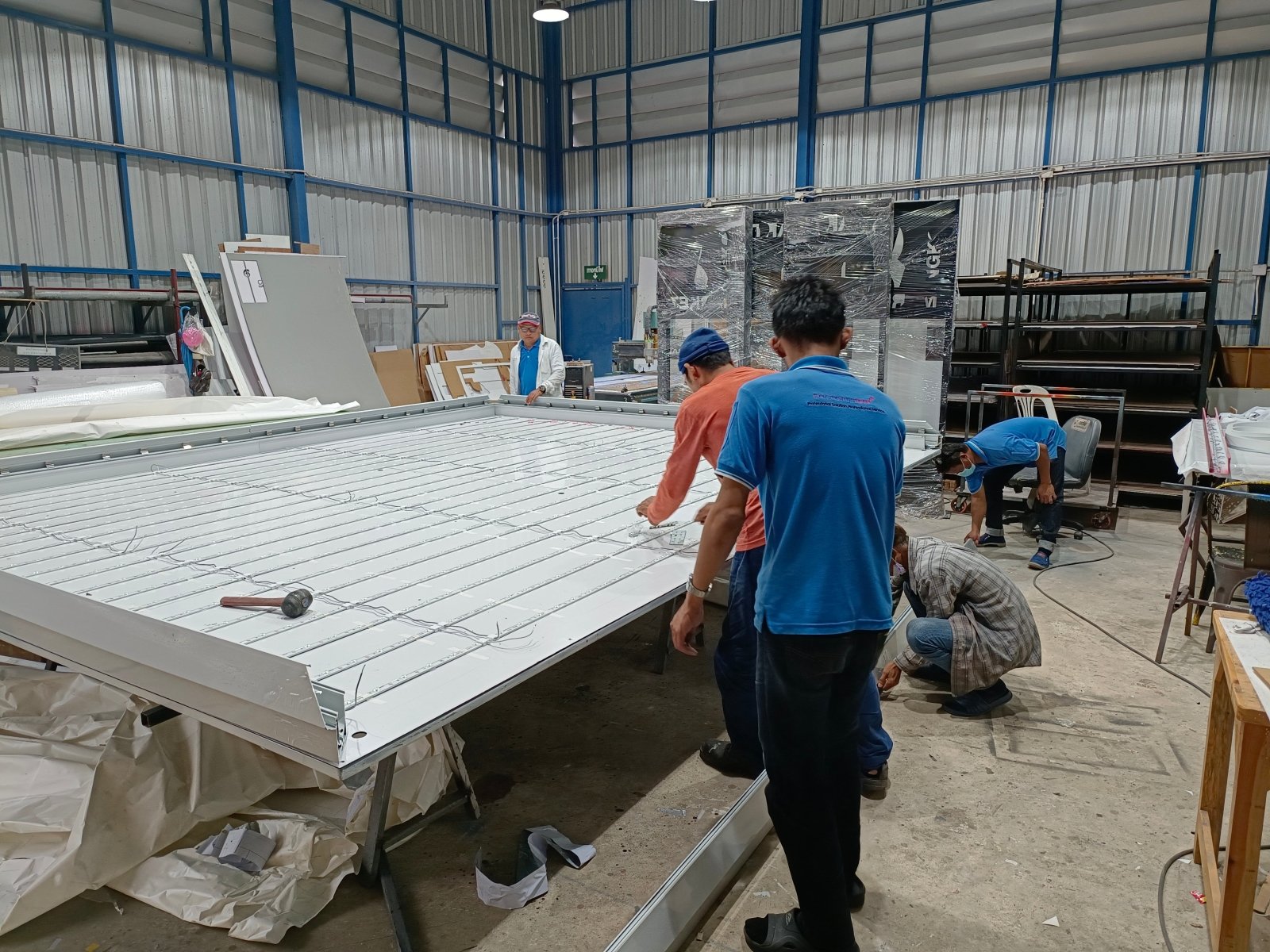 ป้ายไฟ LED กล่องไฟ กรอบอลูมิเนียม น้ำหนักเบา ทนทาน เหมาะสำหรับร้านค้า ป้ายบริษัท และงานอีเวนต์