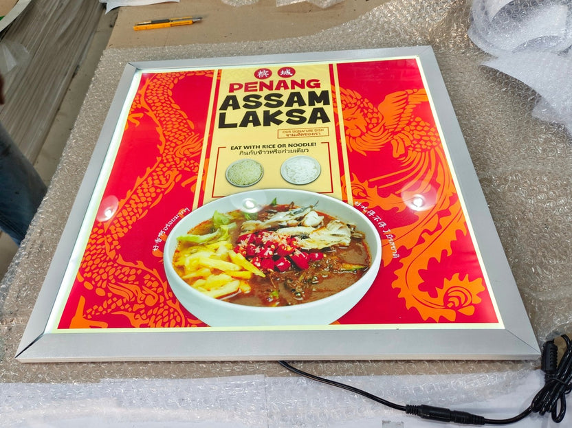 ป้ายไฟ LED Slim Lightbox ป้ายกรอบไฟแบบบาง ดีไซน์ทันสมัย สว่างคมชัด เหมาะสำหรับป้ายโฆษณา หน้าร้าน และงานโปรโมชัน