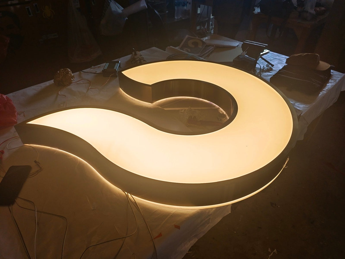 ป้ายโลโก้อักษรไฟ ออกหน้า ออกหลัง สว่างโดดเด่น ใช้งานได้ทั้งกลางวันและกลางคืน