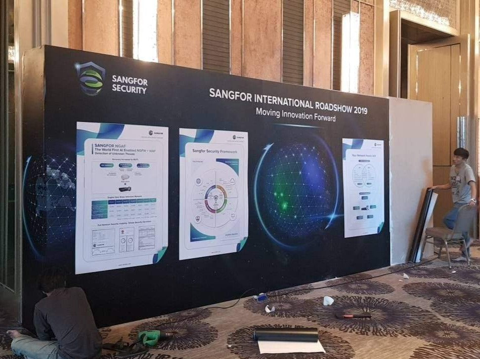 รับทำบูธแสดงสินค้า บูธออกงานอีเวนต์ และบูธ Expo ดีไซน์สวย พิมพ์คมชัด โครงสร้างแข็งแรง เหมาะสำหรับงานโปรโมชันและนิทรรศการ