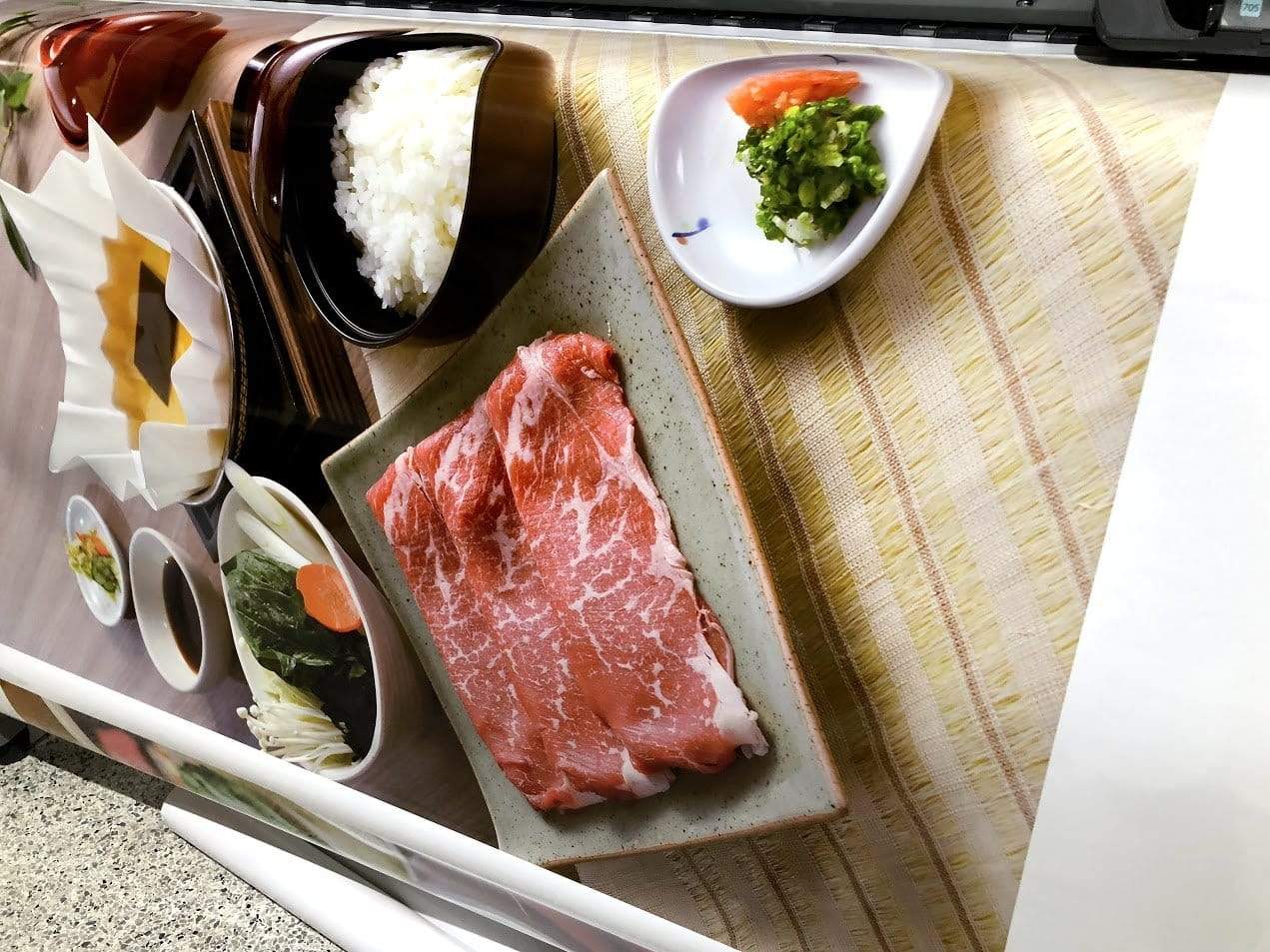 พิมพ์โปสเตอร์โฆษณาสินค้า Poster Ad โปสเตอร์ขนาดใหญ่ พิมพ์คมชัด สีสด เหมาะสำหรับงานโปรโมชัน โฆษณา และตกแต่งร้าน