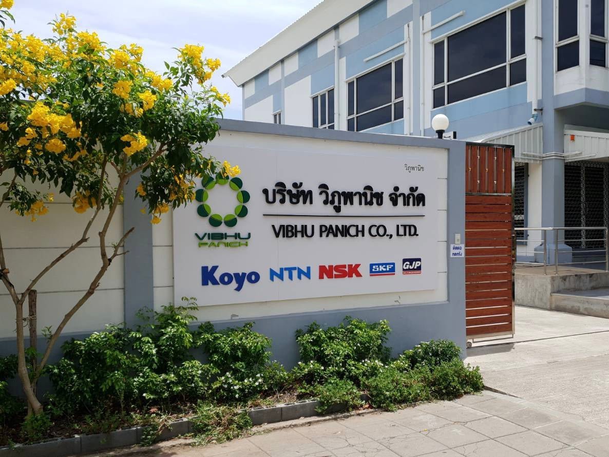 ป้ายอักษรโลหะ และป้ายโลโก้ ดีไซน์หรูหรา แข็งแรง ทนทาน เหมาะสำหรับป้ายบริษัท ร้านค้า และงานตกแต่งอาคาร