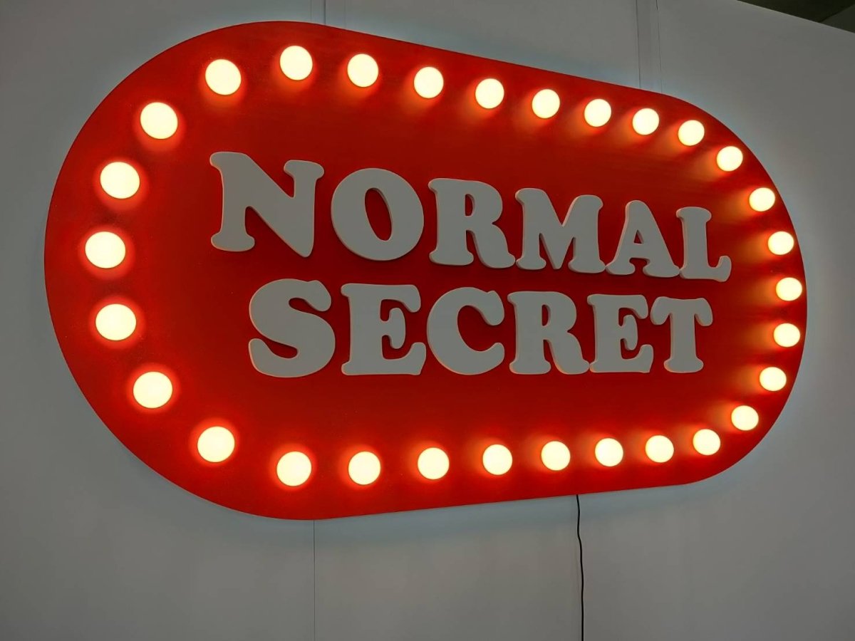 ป้ายไฟปิงปอง LED Bulb ให้แสงสวยคลาสสิก ดึงดูดสายตา เหมาะสำหรับร้านอาหาร คาเฟ่ งานอีเวนต์ และป้ายโปรโมชัน