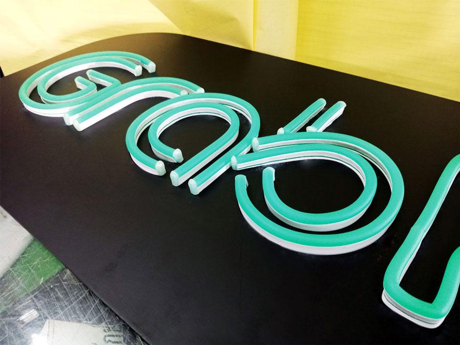 ป้ายไฟนีออน Neon Sign สีสันสดใส ดัดโค้งตามแบบ สวยงามสะดุดตา เหมาะสำหรับร้านอาหาร คาเฟ่ บาร์ และงานตกแต่ง