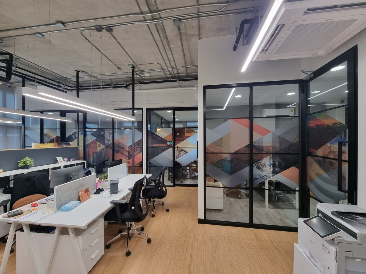 สติ๊กเกอร์ฝ้า พิมพ์อิงค์เจ็ท ติดกระจก ลวดลายสวยงาม กันแสง เหมาะสำหรับออฟฟิศและร้านค้า