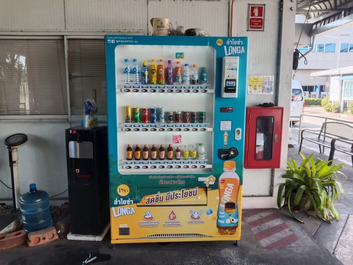 สติ๊กเกอร์ติดเฟอร์นิเจอร์ Sticker Wrap ตู้อุปกรณ์ - Octopus Media Solutions