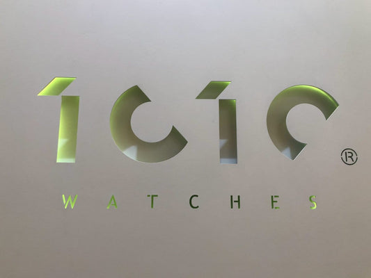 ป้ายโลโก้ (Logo Signage) - Octopus Media Solutions