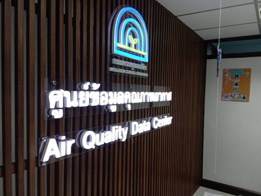 ตัวอักษรไฟ LED ป้ายไฟ และป้ายไฟโลโก้ สว่างคมชัด ดีไซน์หรูหรา เหมาะสำหรับป้ายร้านค้า บริษัท และงานตกแต่งอาคาร