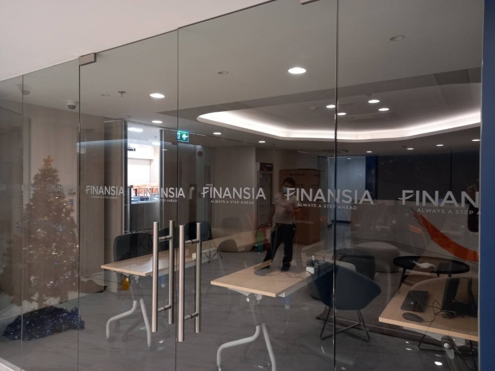 ฟิล์มฝ้า ฟิล์มขุ่น สติ๊กเกอร์ฝ้าขุ่น ตัด ฉลุ ลวดลาย รับติดสติ๊กเกอร์ฝ้า