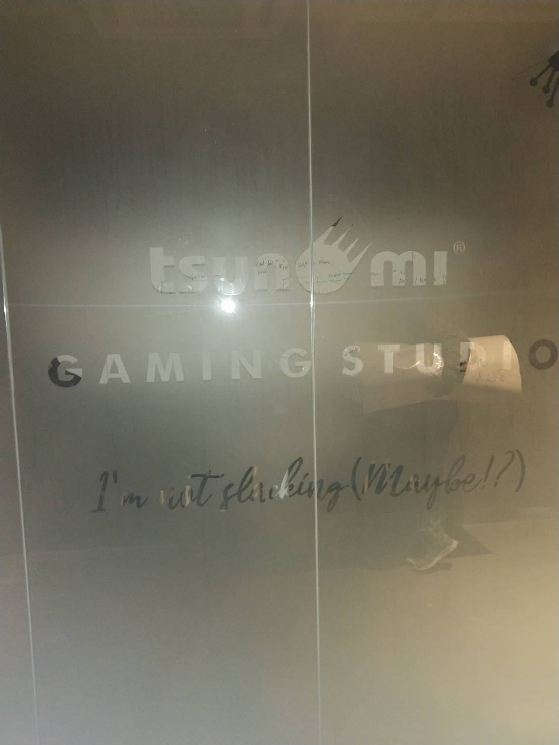 สติ๊กเกอร์ฝ้า ติดกระจก ฟิล์มฝ้าติดกระจก - Octopus Media Solutions