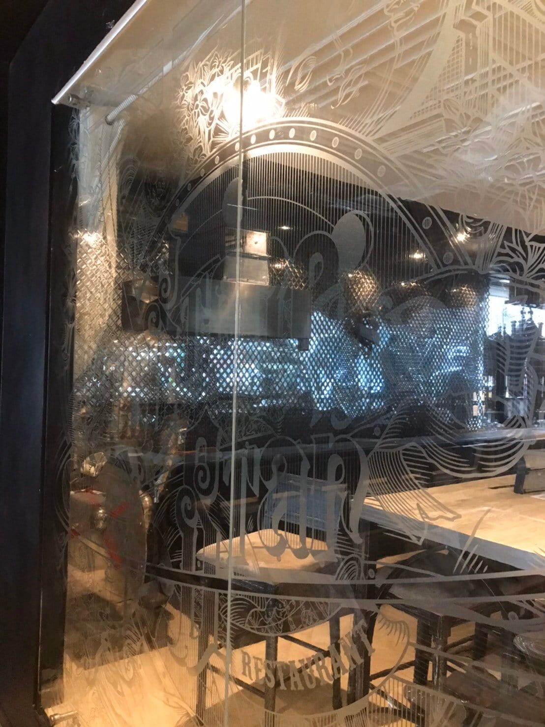 สติ๊กเกอร์ฝ้า ติดกระจก ฟิล์มฝ้าติดกระจก - Octopus Media Solutions