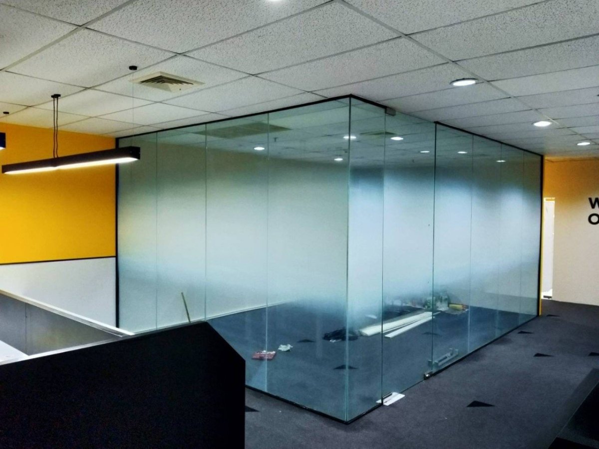 สติ๊กเกอร์ฝ้าติดกระจกสำนักงาน