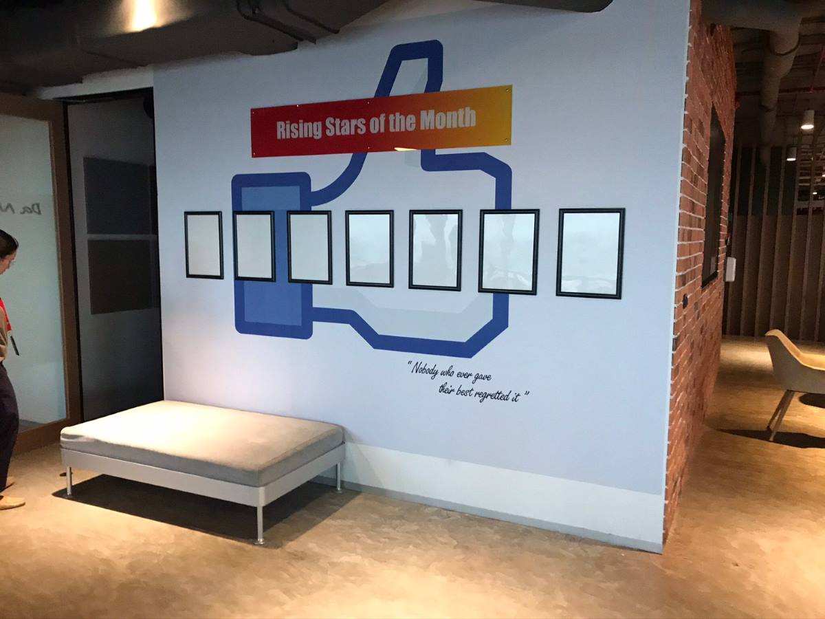 สติ๊กเกอร์ติดผนังห้อง และผนังปูน Wall Sticker พิมพ์ลายคมชัด ติดตั้งง่าย เหมาะสำหรับตกแต่งบ้าน ร้านค้า และออฟฟิศ