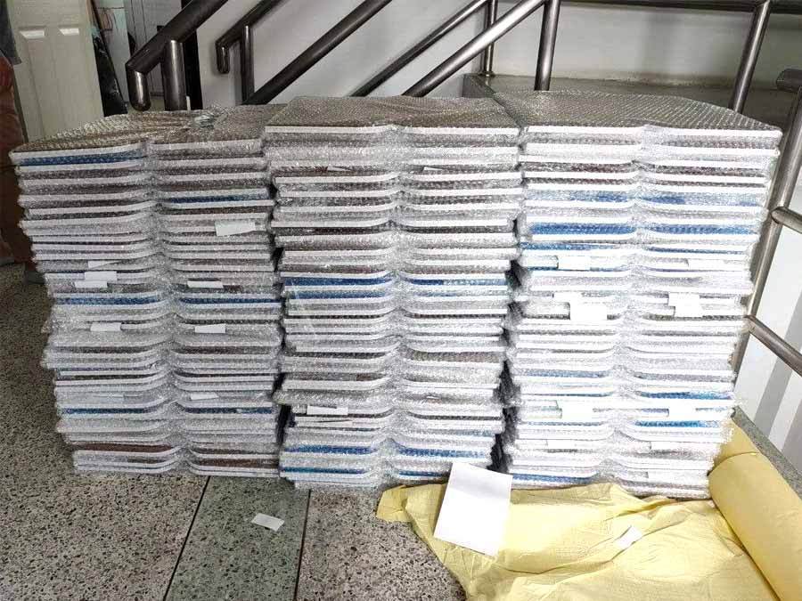 พิมพ์สกรีนยูวี รับสกรีนโลโก้ Print UV Inkjet งานพิมพ์คมชัด ทนทาน เหมาะสำหรับวัสดุหลากหลาย เช่น ไม้ โลหะ และอะคริลิค