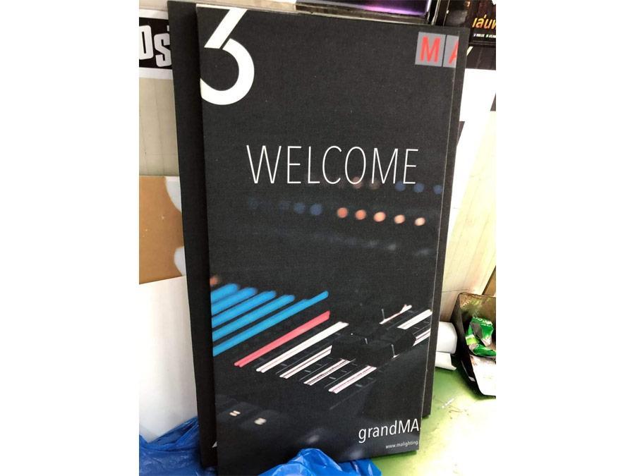 พิมพ์สกรีนยูวี รับสกรีนโลโก้ Print UV Inkjet งานพิมพ์คมชัด ทนทาน เหมาะสำหรับวัสดุหลากหลาย เช่น ไม้ โลหะ และอะคริลิค