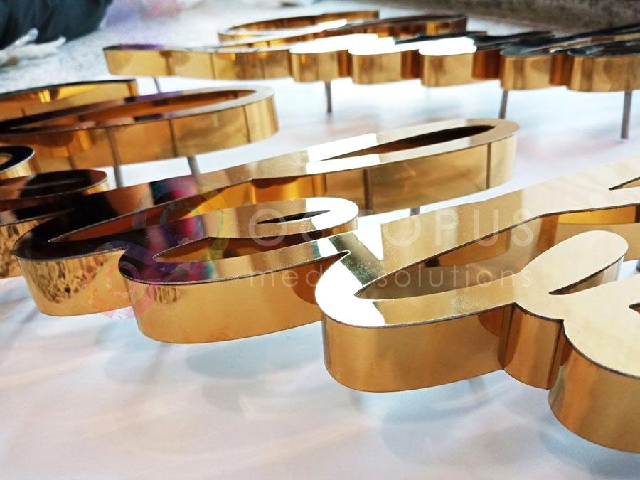 ป้ายตัวอักษรสแตนเลส Stainless Steel Letter Signage หรูหรา แข็งแรง ทนทาน เหมาะสำหรับป้ายบริษัท อาคาร และงานตกแต่ง