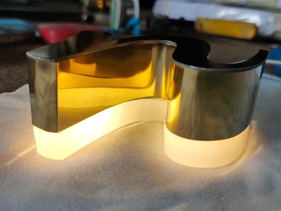 ป้ายตัวอักษรสแตนเลส Stainless Steel Letter Signage หรูหรา แข็งแรง ทนทาน เหมาะสำหรับป้ายบริษัท อาคาร และงานตกแต่ง