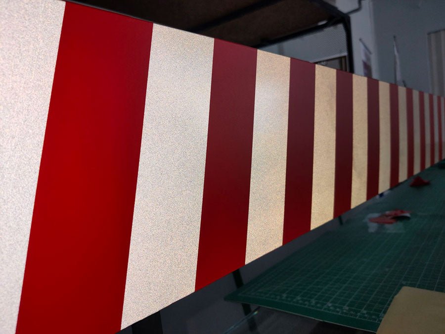 สติ๊กเกอร์สะท้อนแสง 3M Reflective Sticker คุณภาพสูง มองเห็นชัดเจน เหมาะสำหรับป้ายจราจร ความปลอดภัย และงานตกแต่งรถ