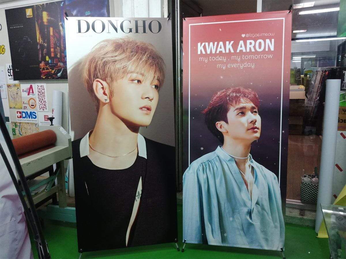 X-Stand เอ็กซ์สแตน POSM ป้ายขาตั้ง สื่อโฆษณา ณ จุดขาย ขาตั้งแข็งแรง น้ำหนักเบา ใช้งานภายใน ราคาถูก ประหยัดงบ