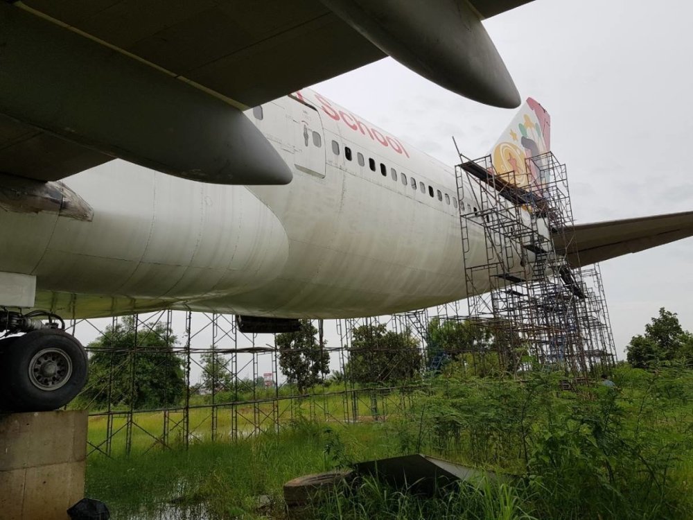 สติ๊กเกอร์ติดเฟอร์นิเจอร์ Sticker Wrap ตู้อุปกรณ์ - Octopus Media Solutions