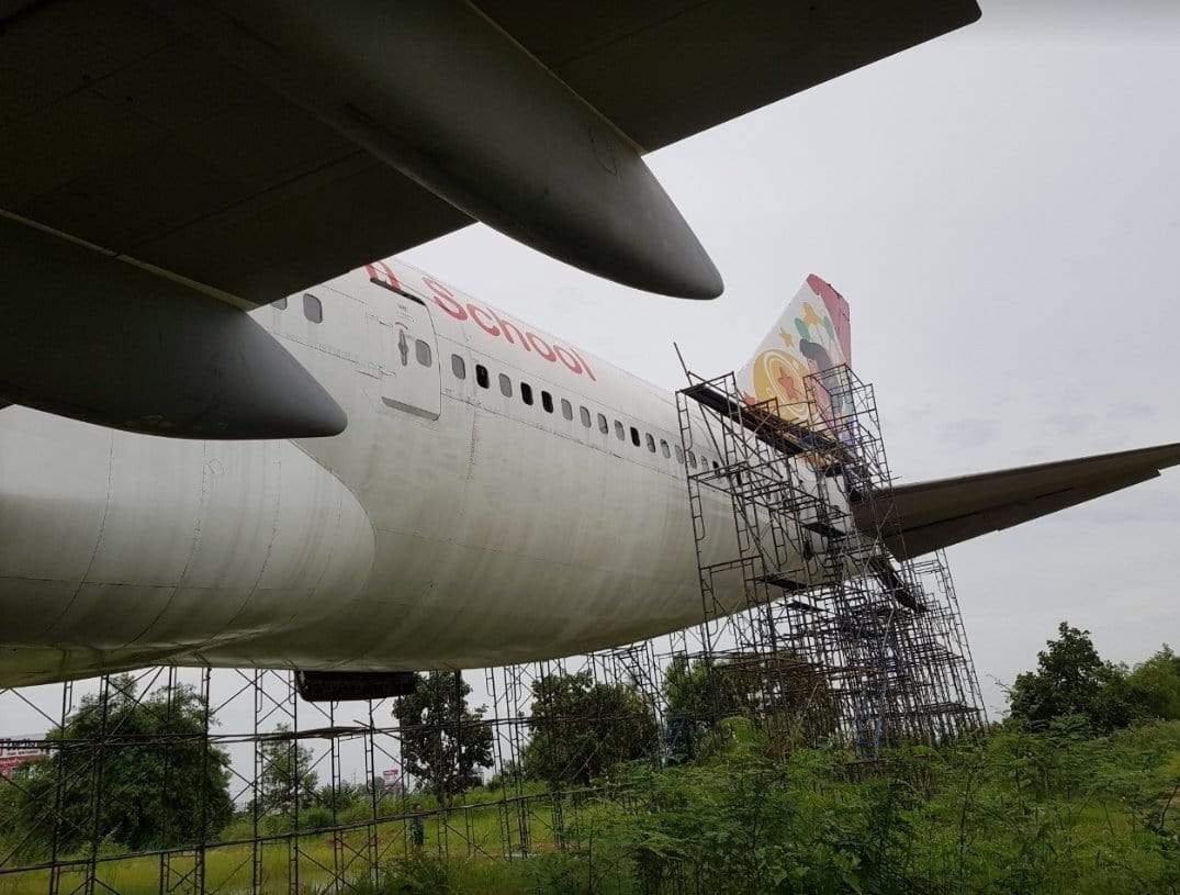 สติ๊กเกอร์ติดเครื่องบิน ออคโทพุส รับพิมพ์สติกเกอร์ PVC แรพตึกสูง แรพดครื่องบิน มีบริการลอกพร้อมติดตั้ง