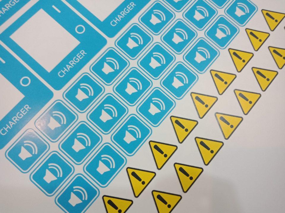 sticker สัญลักษณ์ caution สติ๊กเกอร์ฉลากสินค้ากันน้ำขาวด้าน ไดคัทตามแบบ สติ๊กเกอร์กันน้ำ ฉีกไม่ขาด ไม่ร่อนง่าย