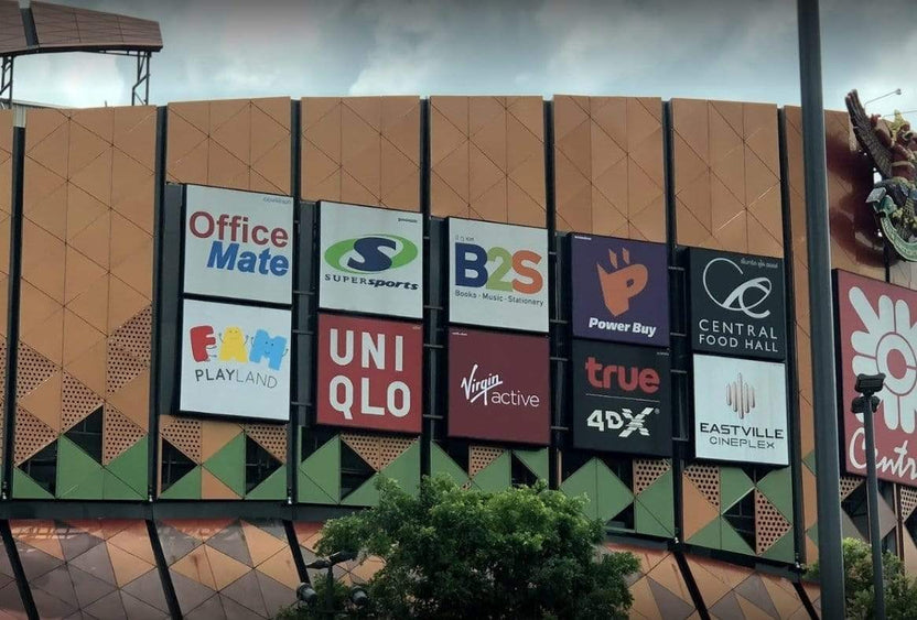 รับติดสติ๊กเกอร์อาคารสูง และป้ายติดตึก งานพิมพ์คมชัด ทีมช่างมืออาชีพ เหมาะสำหรับโฆษณา โปรโมชัน และสร้างภาพลักษณ์องค์กร