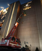 รับติดสติ๊กเกอร์อาคารสูง และป้ายติดตึก งานพิมพ์คมชัด ทีมช่างมืออาชีพ เหมาะสำหรับโฆษณา โปรโมชัน และสร้างภาพลักษณ์องค์กร