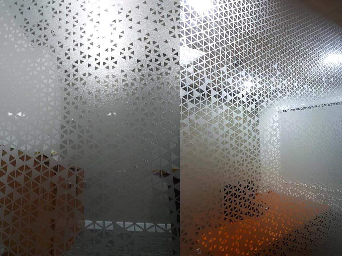 รับติดสติกเกอร์ฝ้า ตัวอย่างสติกเกอร์ฝ้าขุ่น ตัวอย่างสติกเกอร์ขุ่น ลายกราฟิก ละเอียด