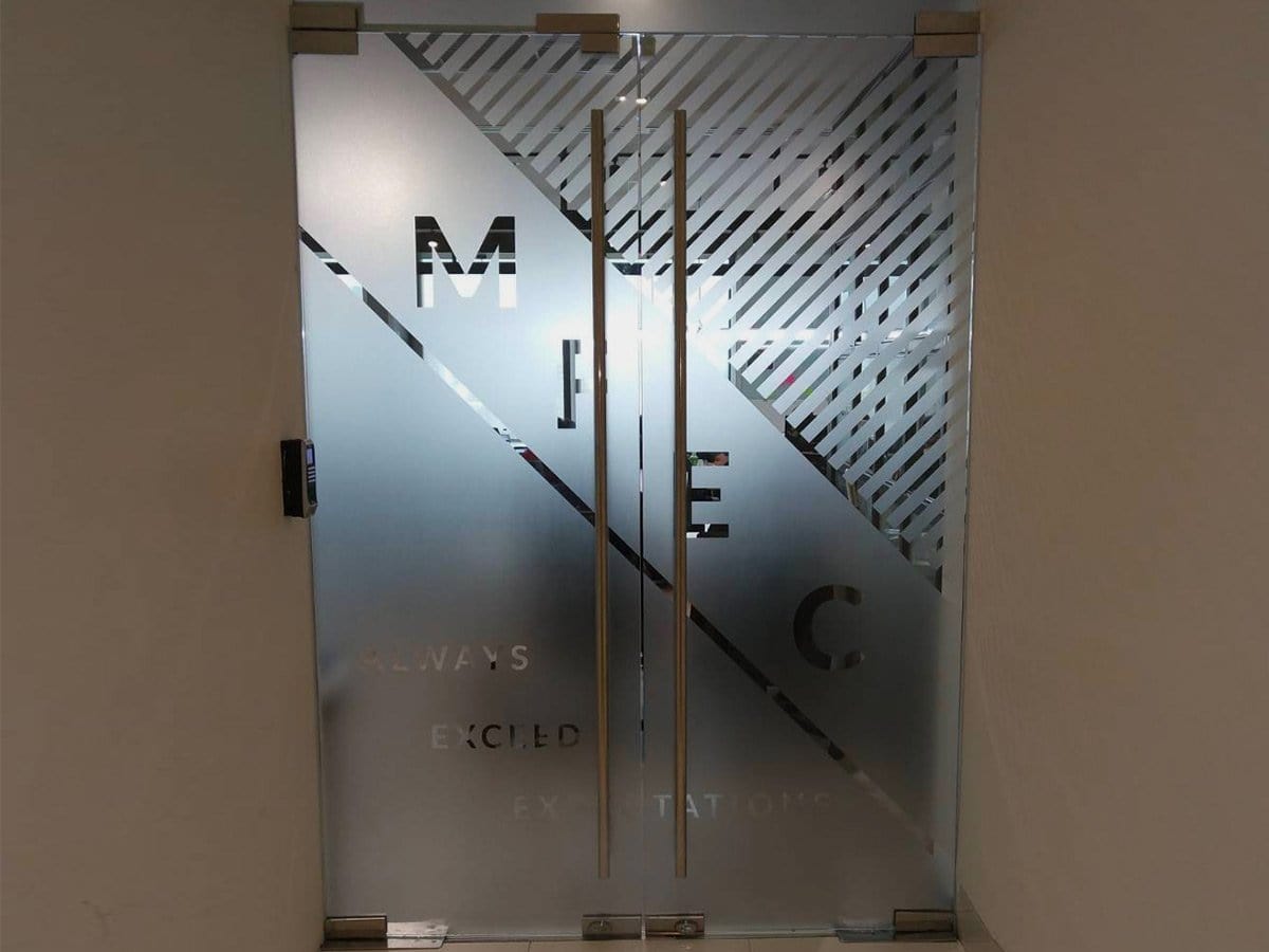 สติ๊กเกอร์ฝ้า ติดกระจก ฟิล์มฝ้าติดกระจก - Octopus Media Solutions