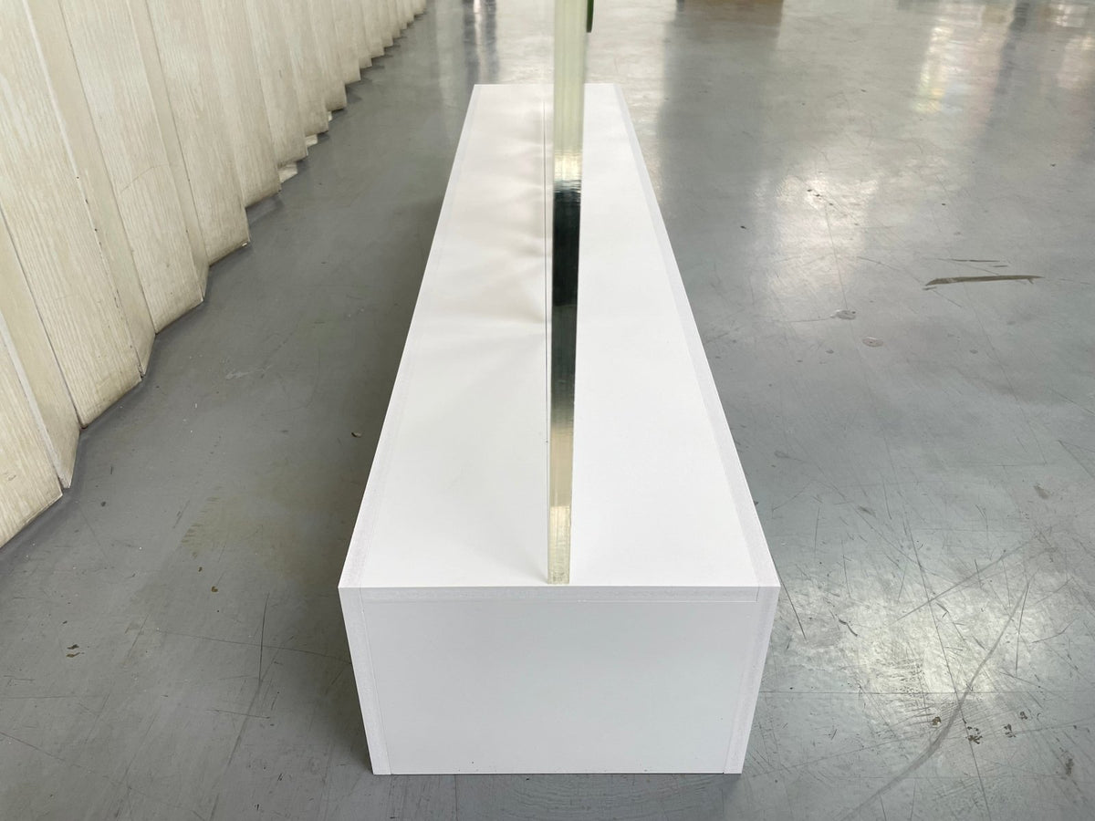 ป้ายโลโก้ตั้งพื้น และป้ายตั้งประกอบฉากถ่ายรูป ดีไซน์สวยสะดุดตา เหมาะสำหรับงานอีเวนต์ งานเปิดตัวสินค้า และการโปรโมทร้านค้า