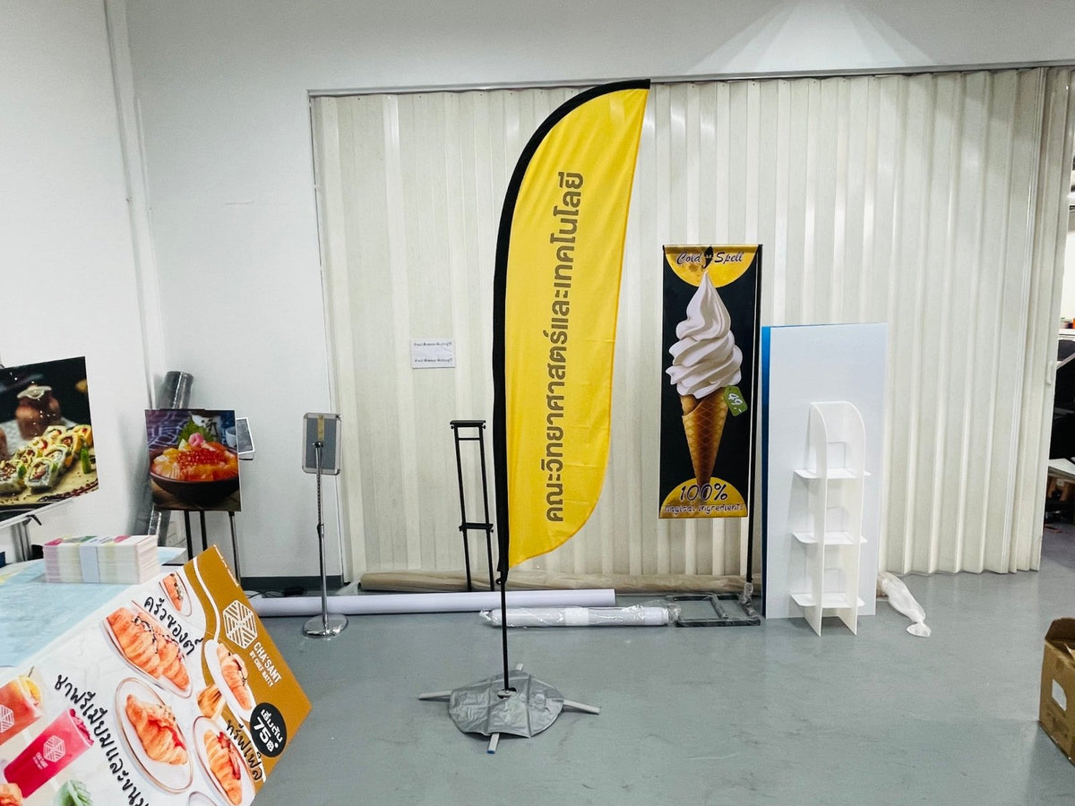 ธงชายหาด ธงปีกนก Beach Flag พิมพ์สีสดคมชัด โครงสร้างแข็งแรง เหมาะสำหรับงานอีเวนต์ โปรโมชัน และสื่อโฆษณาหน้าร้าน