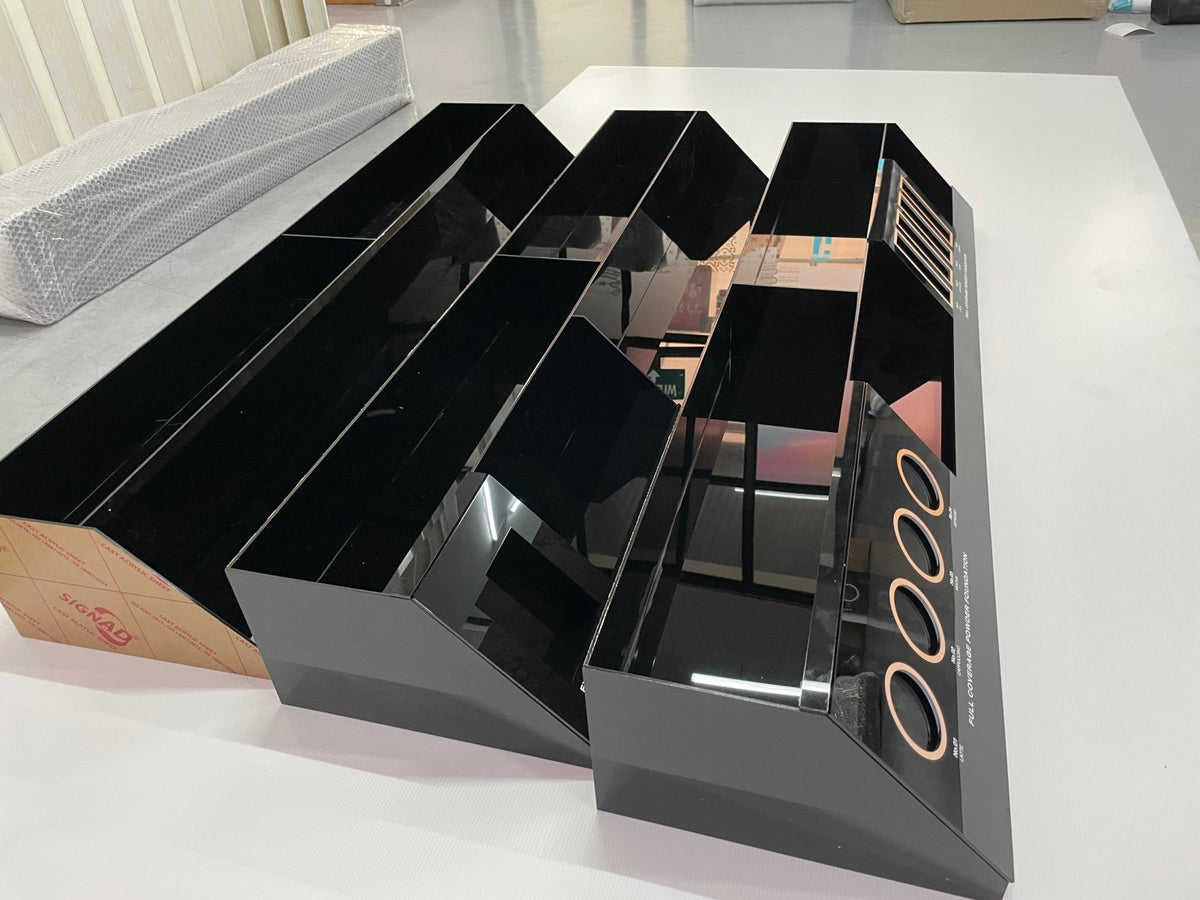 ดิสเพลย์ชั้นวางสินค้าอะคริลิค โปร่งใส ดีไซน์หรูหรา เหมาะสำหรับโชว์สินค้าและงานแสดงสินค้า