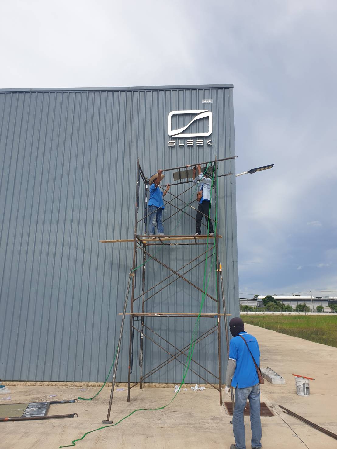 ป้ายโรงงาน ดีไซน์แข็งแรง พิมพ์คมชัด ใช้งานทนทาน เหมาะสำหรับโรงงานอุตสาหกรรมและองค์กรธุรกิจ