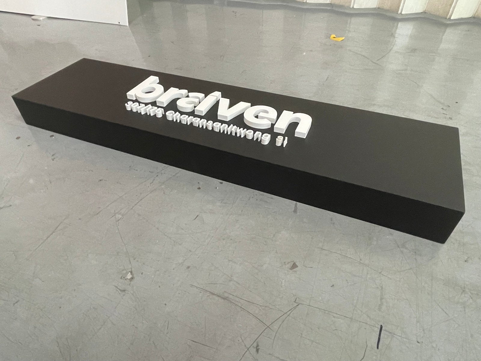 ป้ายชื่อบริษัทอักษรโลหะ อักษรสแตนเลส แข็งแรง ทนทาน เหมาะสำหรับป้ายบริษัทและอาคารสำนักงาน