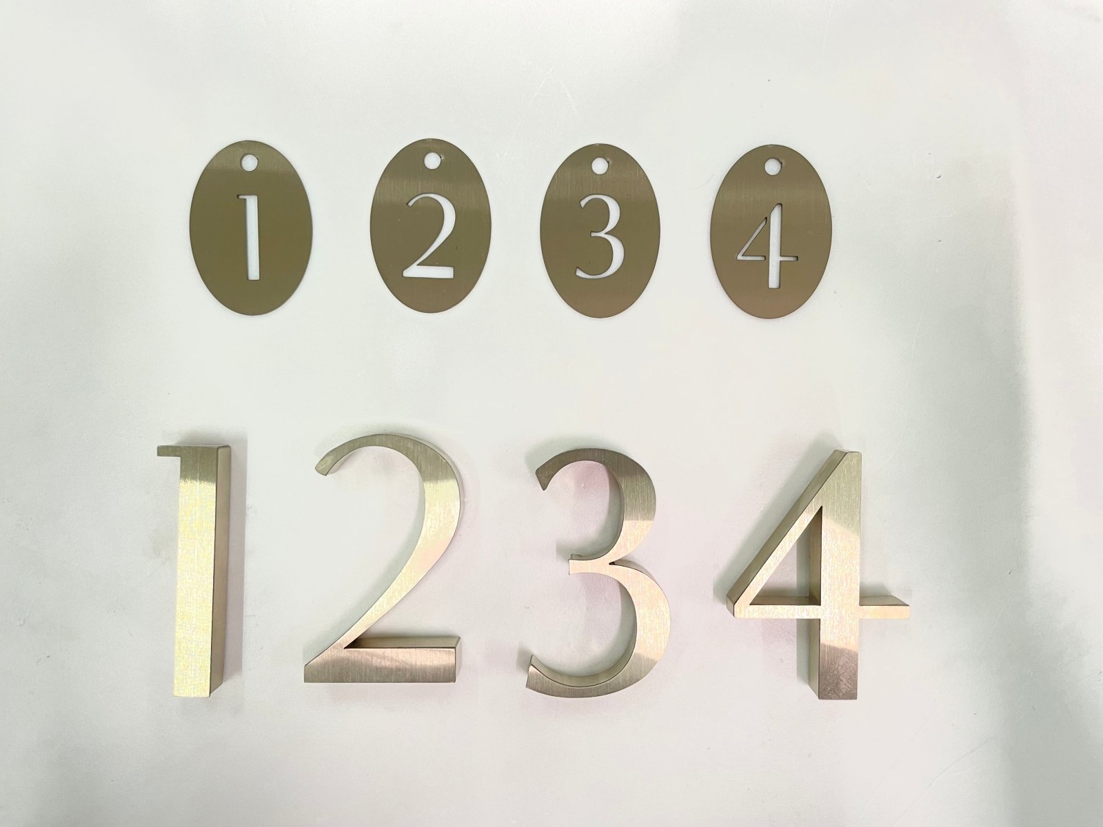 ป้ายบ้านเลขที่ และป้ายเลขที่ห้อง พิมพ์คมชัด ดีไซน์หรูหรา ทนทาน เหมาะสำหรับบ้าน อาคารชุด คอนโด และสำนักงาน