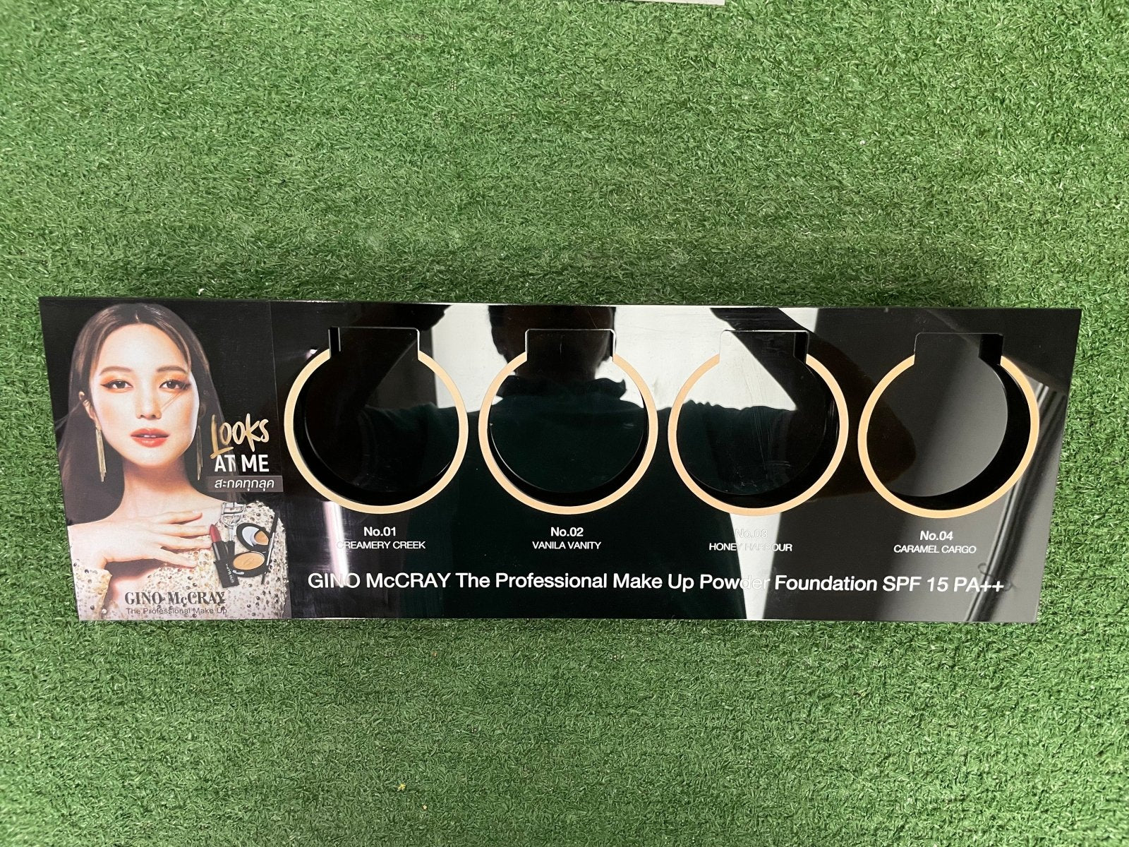 Shelf Display แท่นวางสินค้า แท่นวางเครื่องสำอาง ดีไซน์สวย เหมาะสำหรับโชว์สินค้าในร้านและงานโปรโมชัน