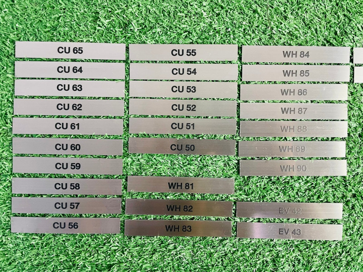 ป้ายเนมเพลท เนมแทก และป้ายกัดกรดเซาะร่อง ตัวอักษรคมชัด ทนทาน เหมาะสำหรับป้ายชื่อบริษัท เครื่องจักร และงานอุตสาหกรรม