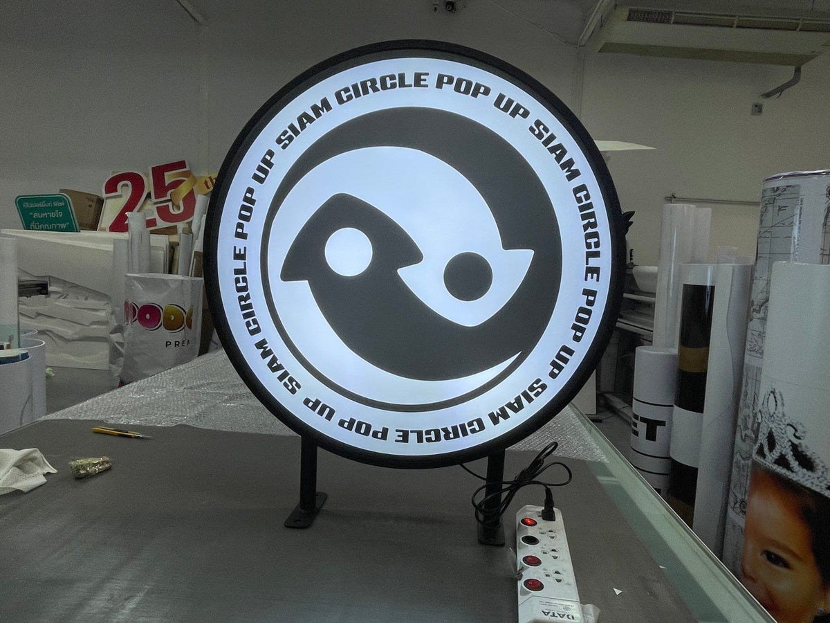 ป้ายโลโก้ไฟออกหน้า กล่องไฟโลโก้ กล่องไฟซิงค์ สว่างชัดเจน เหมาะสำหรับร้านค้าและบริษัท