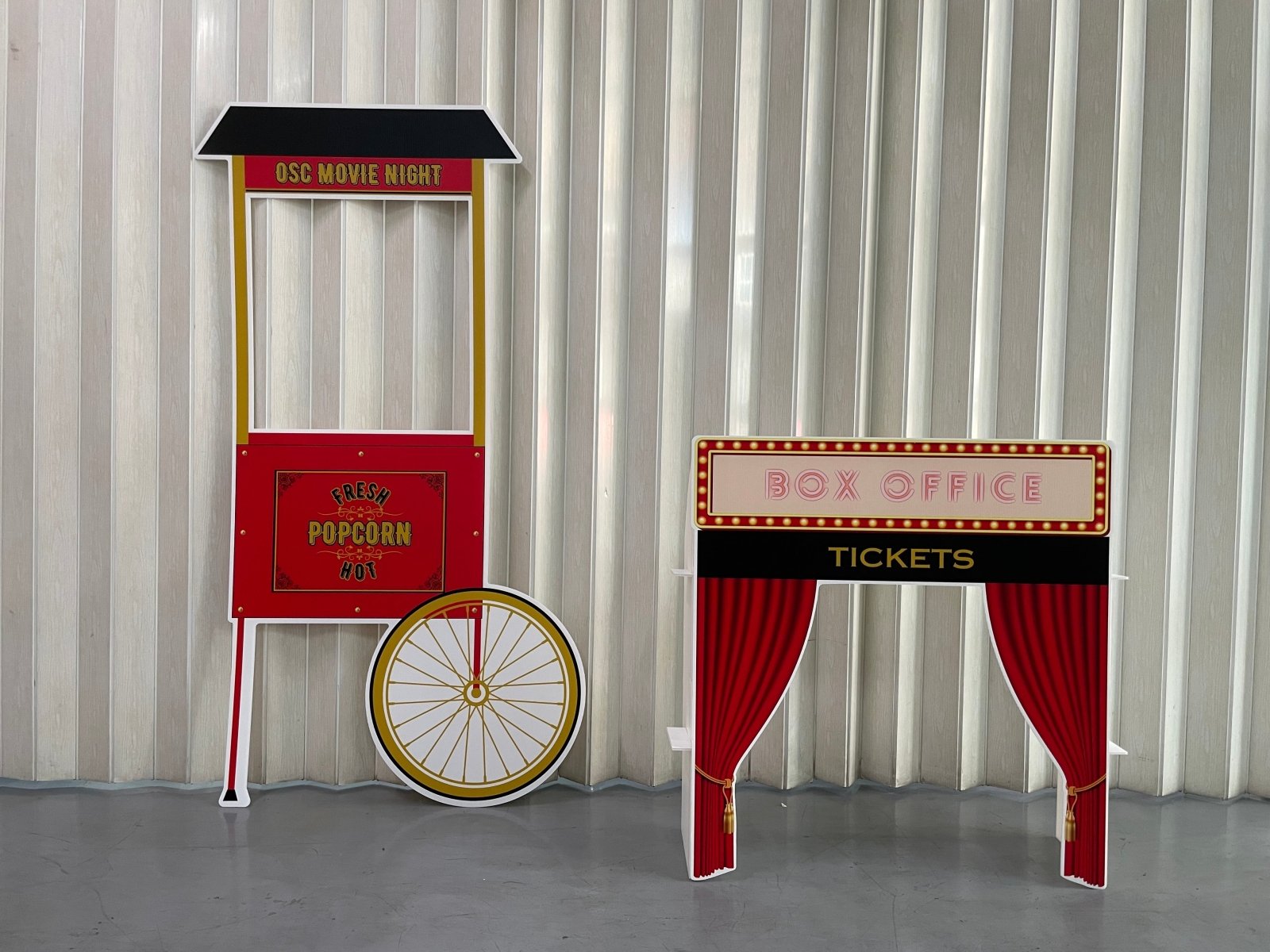 ฉากถ่ายรูปฟิวเจอร์บอร์ด ราคาถูก พิมพ์คมชัด น้ำหนักเบา เหมาะสำหรับงานอีเวนต์และงานแต่งงาน