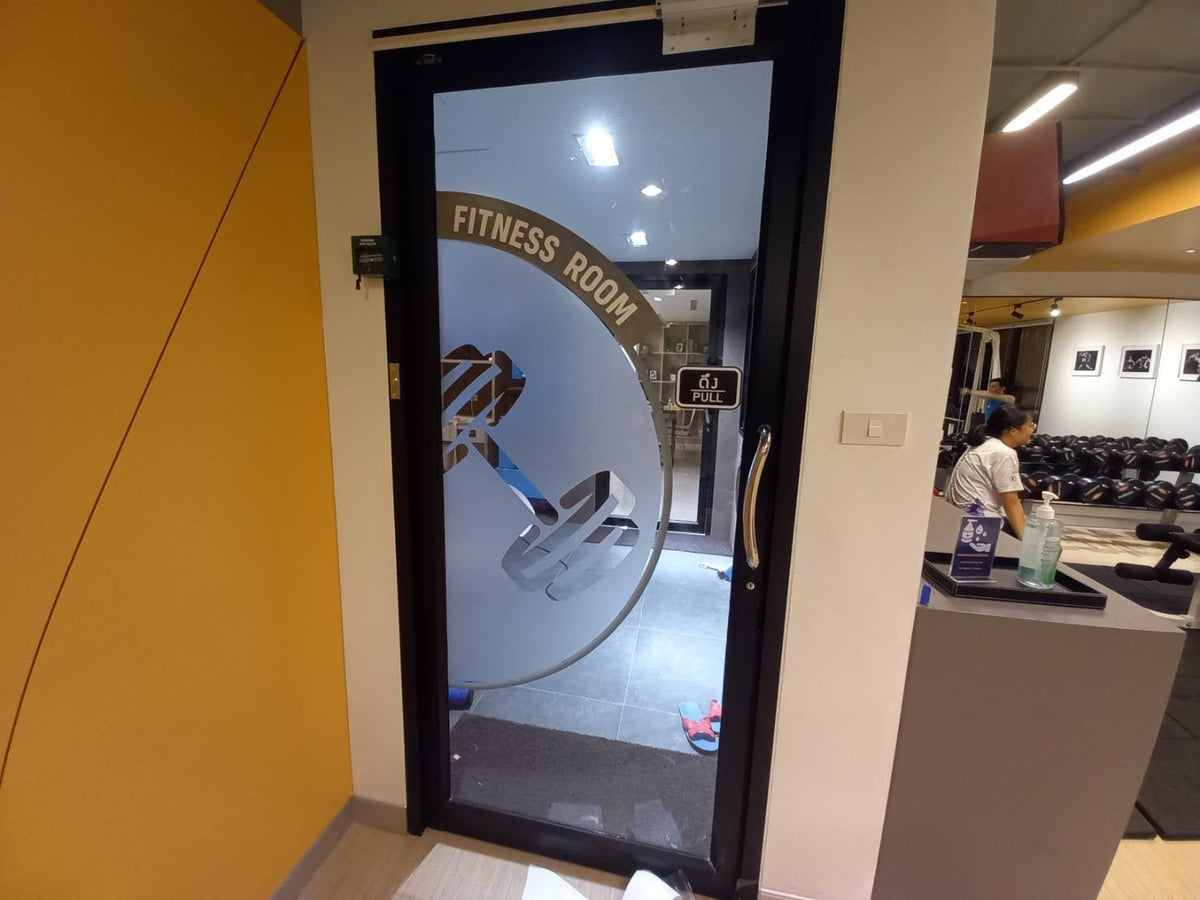 สติ๊กเกอร์ติดประตูกระจก พิมพ์คมชัด สีสดใส เหมาะสำหรับร้านค้า สำนักงาน และงานตกแต่งอาคาร