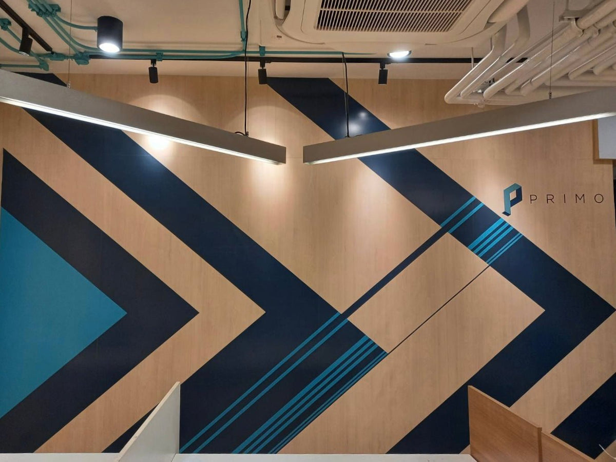 สติ๊กเกอร์ไดคัทติดผนัง พิมพ์คมชัด สีสดใส เหมาะสำหรับงานตกแต่งร้านค้า ออฟฟิศ และงานโฆษณา