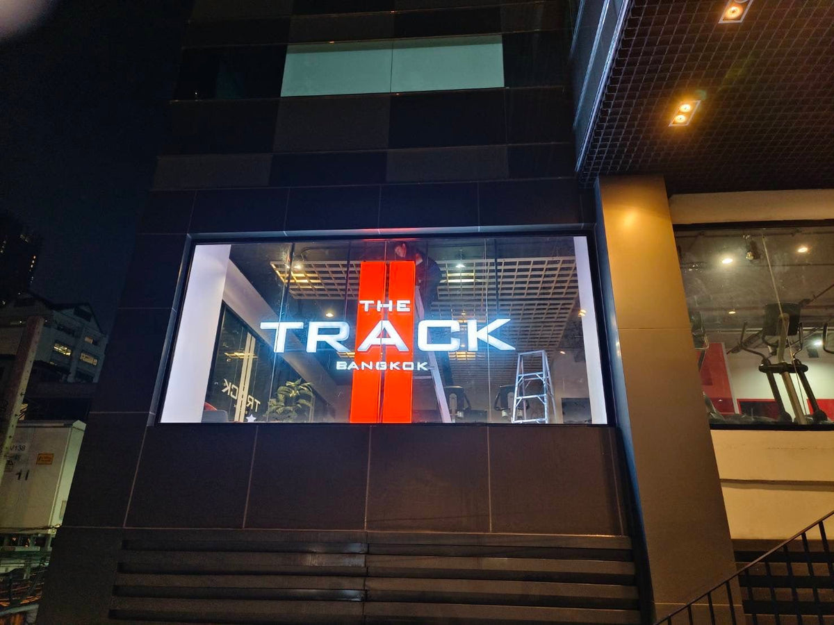 ป้ายฟิตเนส ตกแต่งยิม สปอร์ตคลับ ดีไซน์ทันสมัย พิมพ์คมชัด เหมาะสำหรับสปอร์ตคลับและศูนย์ออกกำลังกาย